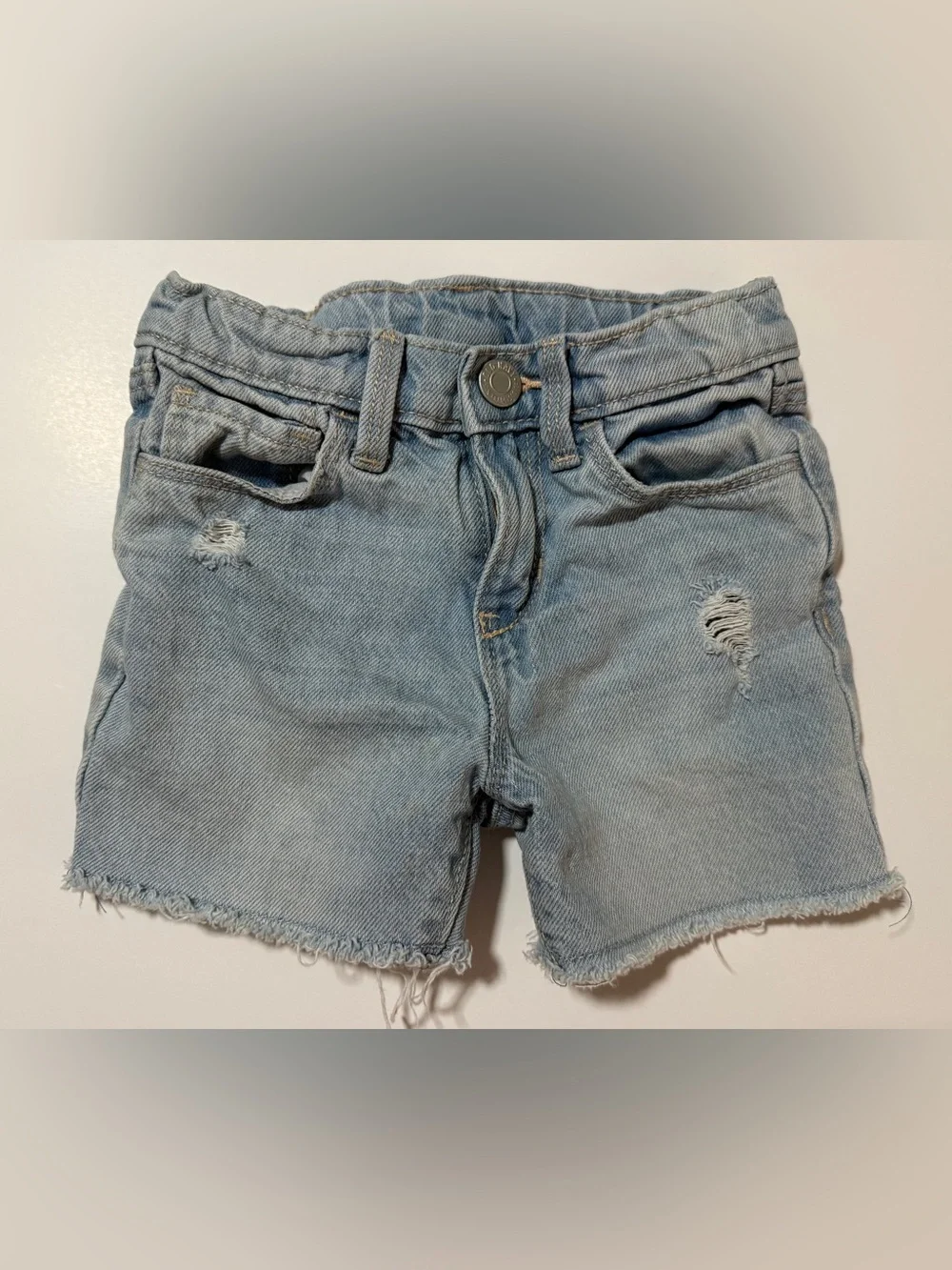 Girls Old Navy Light Wash Distressed Denim Adjustable Waist Shorts, Size 4T